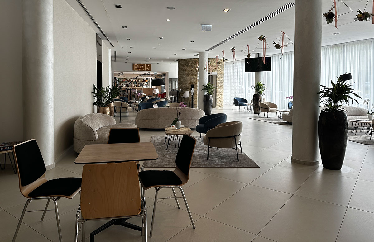 Waldbaden-und-Wellnessurlaub-im-Fagus-Hotel-Sopron-lobby
