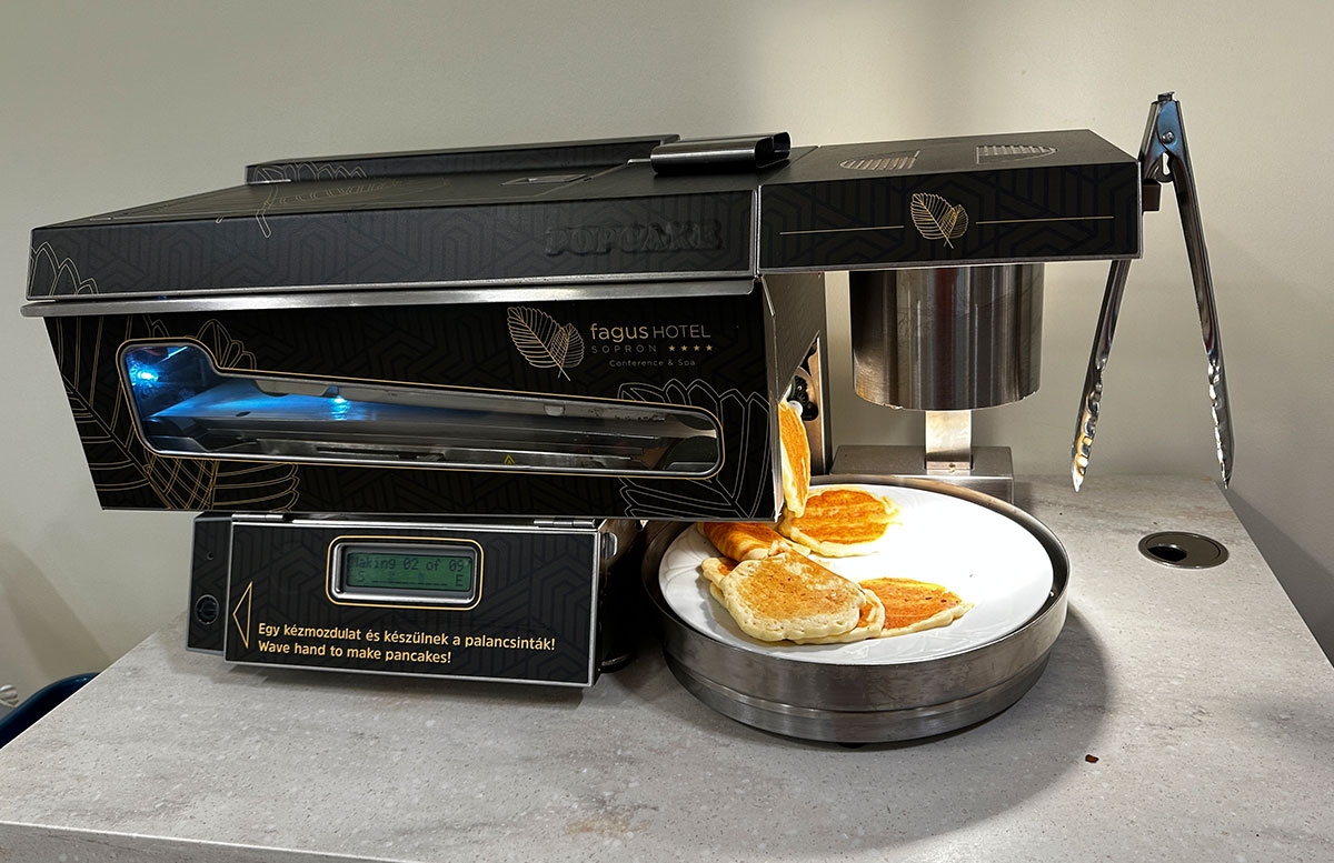 Waldbaden-und-Wellnessurlaub-im-Fagus-Hotel-Sopron-pancakes-maschine