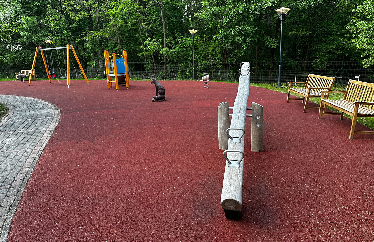 Waldbaden-und-Wellnessurlaub-im-Fagus-Hotel-Sopron-spielplatz