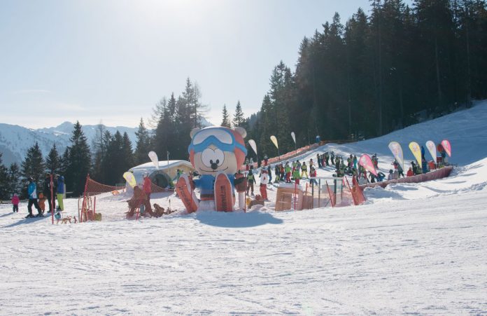 Wanderung zur Sattelbergalm und zum Haubenlokal Pumafalle Wanderung-zur-Sattelbergalm-und-zum-Haubenlokal-Pumafalle-bergeralm-kinderskikurse