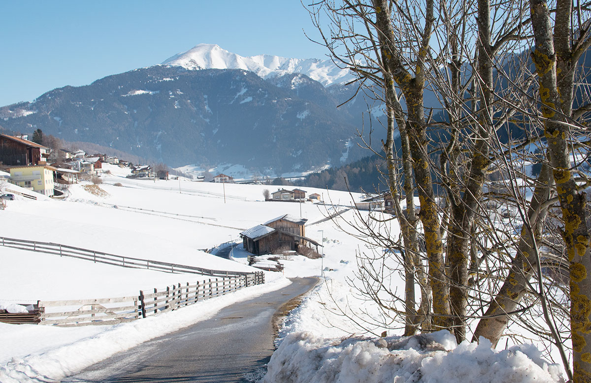 Wanderung zur Sattelbergalm und zum Haubenlokal Pumafalle wasser trins skipiste wanderung