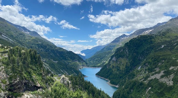 Top 3 Ausflugsziele in Malta: Wasserfälle und die Staumauer Kölnbreinsperre Wasserfälle-in-Malta-und-die-Staumauer-Kölnbreinsperre-die-berge