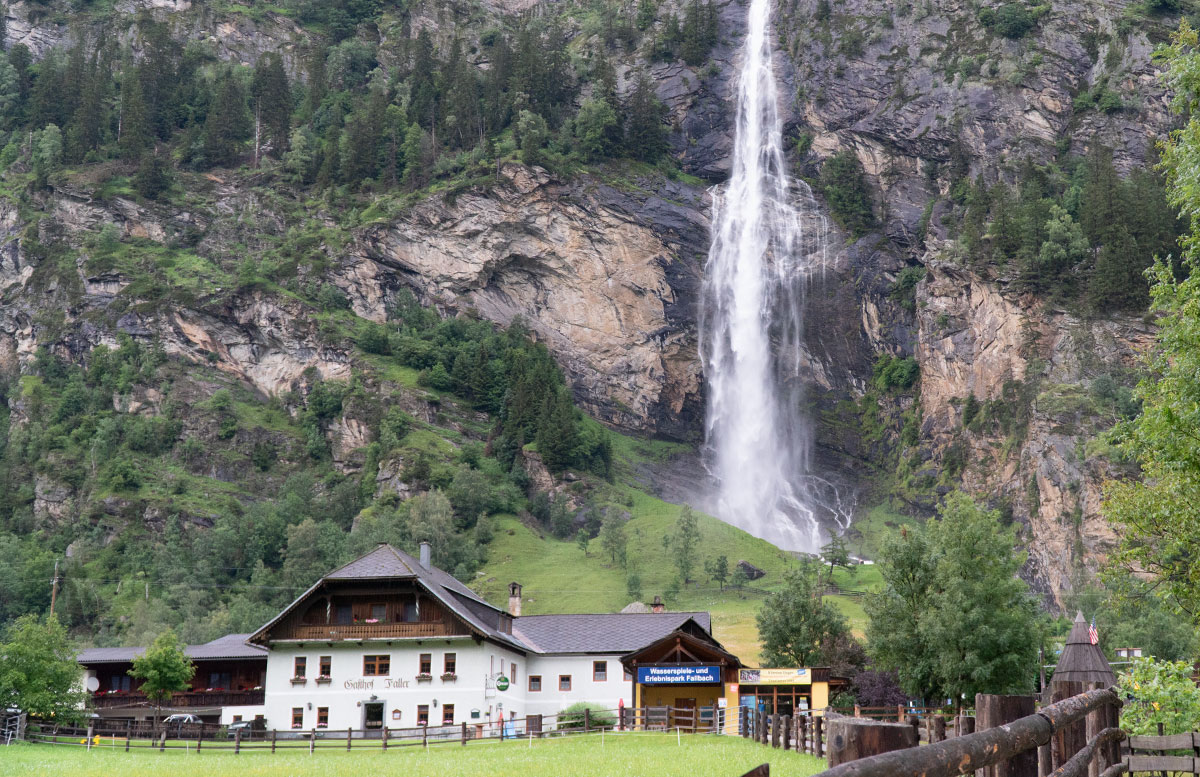 Wasserfälle-in-Malta-und-die-Staumauer-Kölnbreinsperre-fallbach
