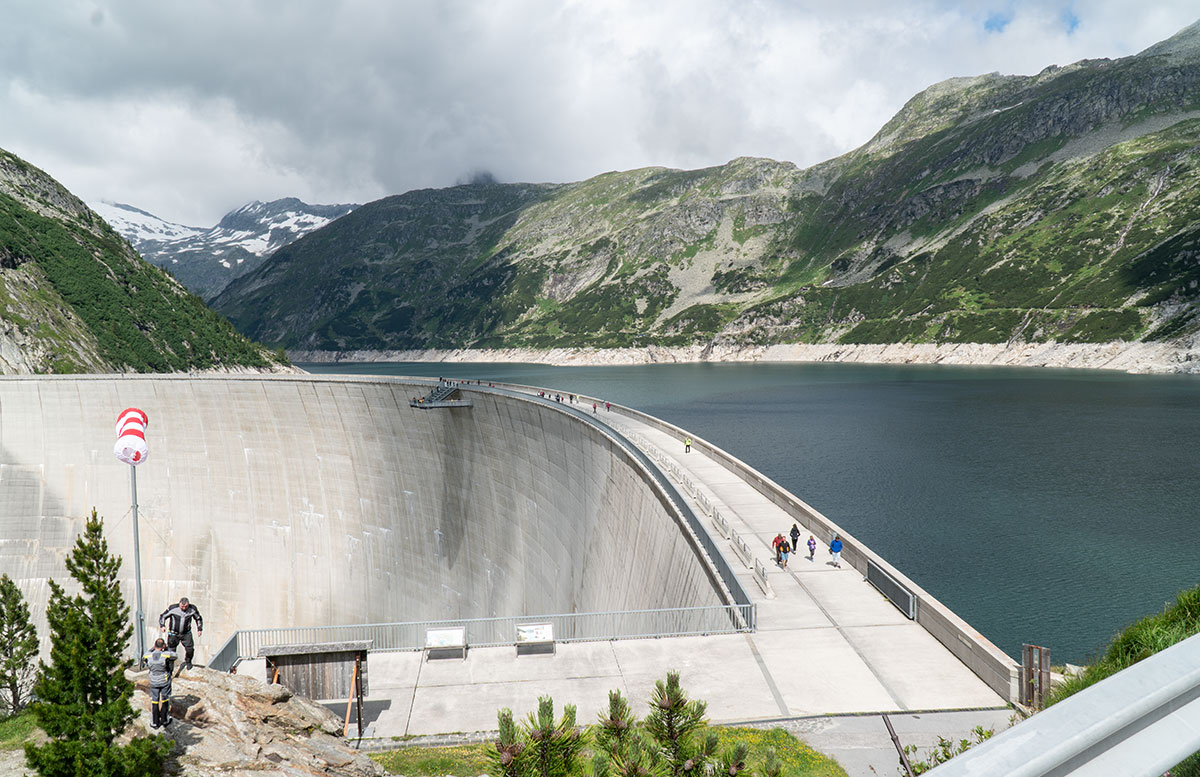 Wasserfälle-in-Malta-und-die-Staumauer-Kölnbreinsperre