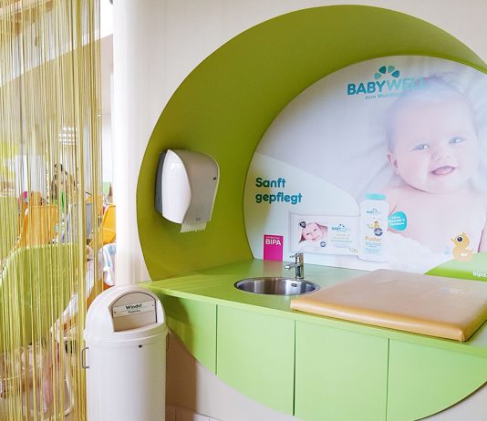 Wasserspaß mit Sunny Bunny in der Sonnentherme Lutzmannsburg Wasserspaß-mit-Sunny-Bunny-in-der-Sonnentherme-Lutzmannsburg-wickeltisch