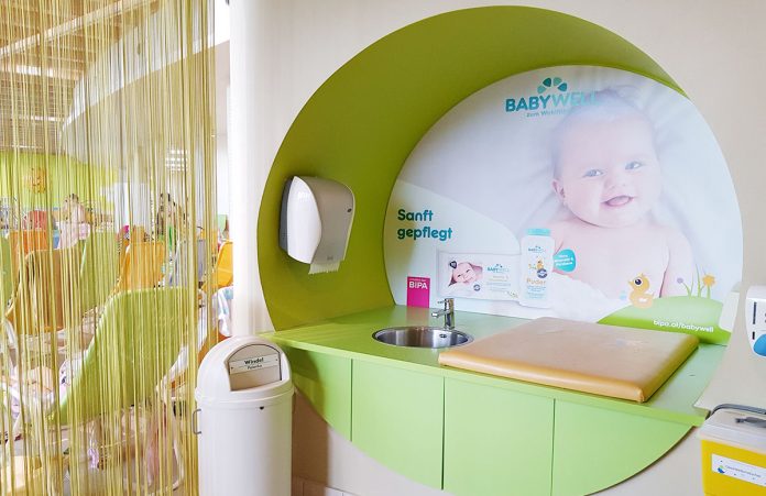 Wasserspaß mit Sunny Bunny in der Sonnentherme Lutzmannsburg Wasserspaß-mit-Sunny-Bunny-in-der-Sonnentherme-Lutzmannsburg-wickeltisch