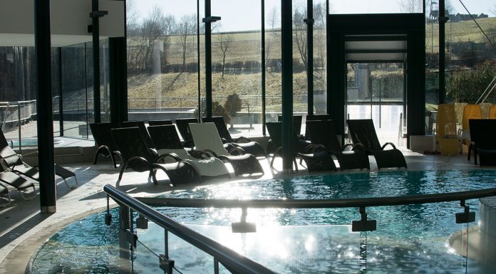 Wellness- und Thermenhotel Stoiser in Loipersdorf Wellness--und-Thermenhotel-Stoiser-in-Loipersdorf-poolbereich
