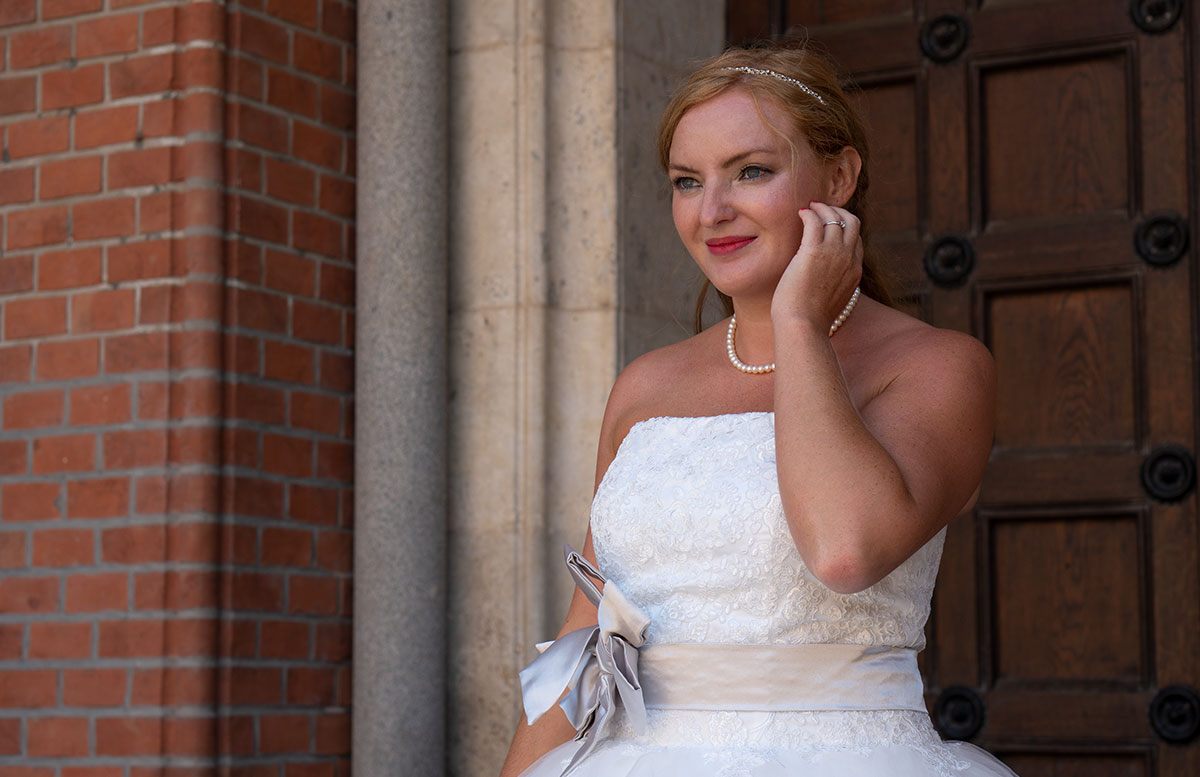 Wir-werden-heiraten-Wo-kaufe-ich-nur-mein-Brautkleid-detail-face-nach-oben
