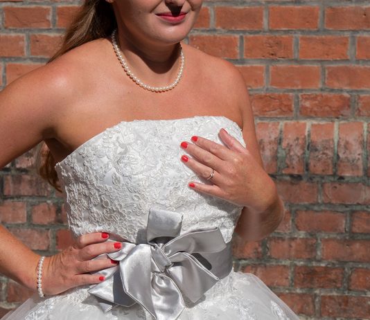 Wir werden heiraten – Auf der Suche nach dem perfekten Brautkleid Wir-werden-heiraten-Wo-kaufe-ich-nur-mein-Brautkleid-detail-schleife