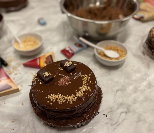 Zu Besuch bei Heindl im Schokomuseum Wien Zu-Besuch-bei-Heindl-im-Schokomuseum-Wien-fertige-torte-oblatten