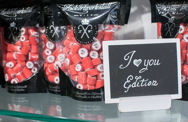 zu-besuch-in-der-zuckerlwerkstatt-wien-i-love-you-edition