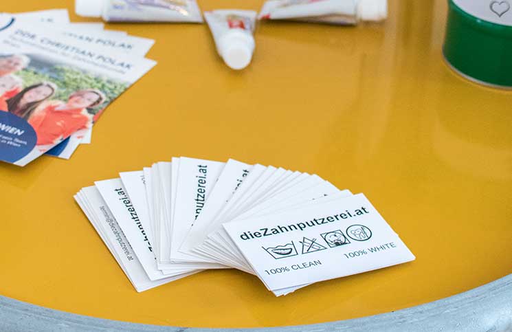 Zähne-bleachen-endlich-weiße-Zähne-zahnputzerei-ordination