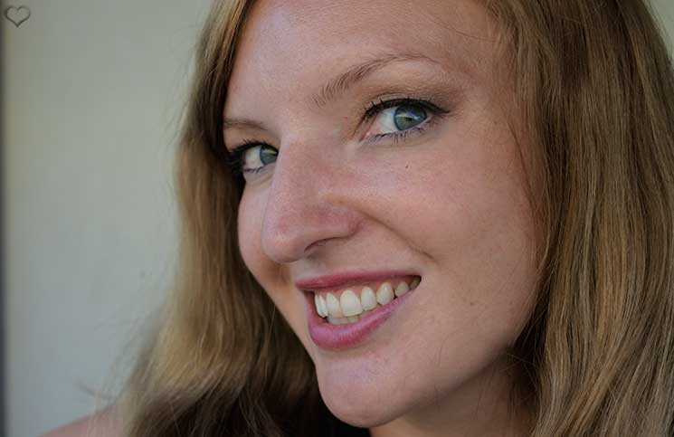 Zähne-bleachen-endlich-weiße-Zähne-zufrieden-mit-dem-bleaching