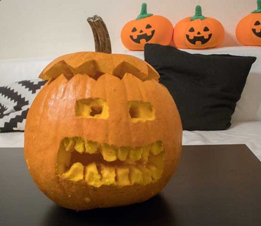 Lasst uns einen Kürbis schnitzen