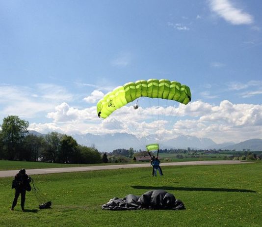 Geschafft! Fallschirmspringen in Gmunden