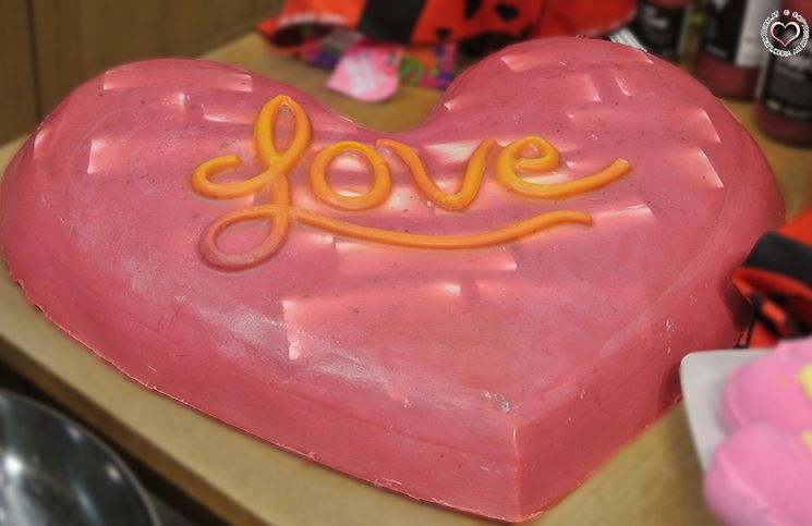 lush-neon-love