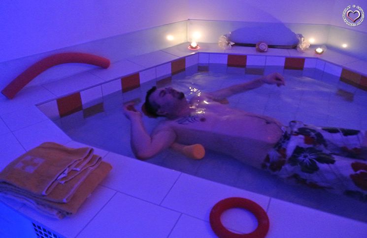 mario-in-der-floating-wanne