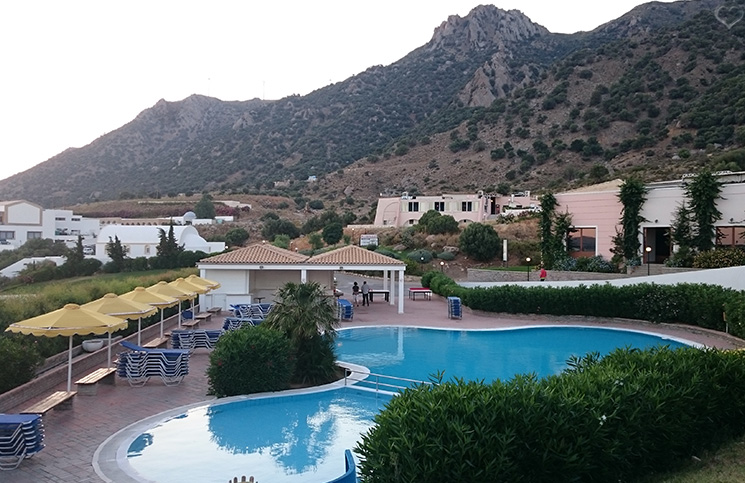 pool-mit-rutschen-norida-beach