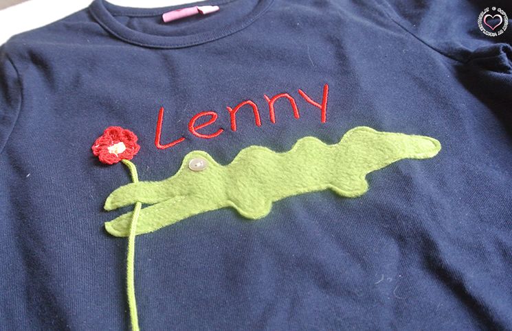 shirt-mit-namen-herzilein