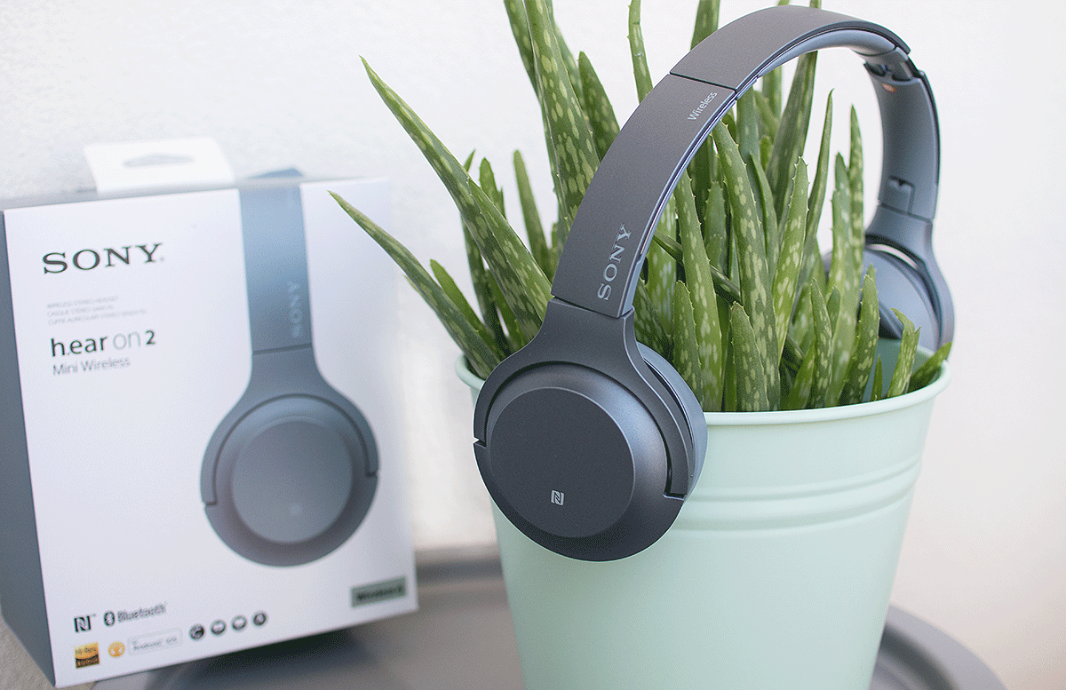  Sony h.ear on 2 - Mini Wireless Kopfhörer WH-H800 detail graublau