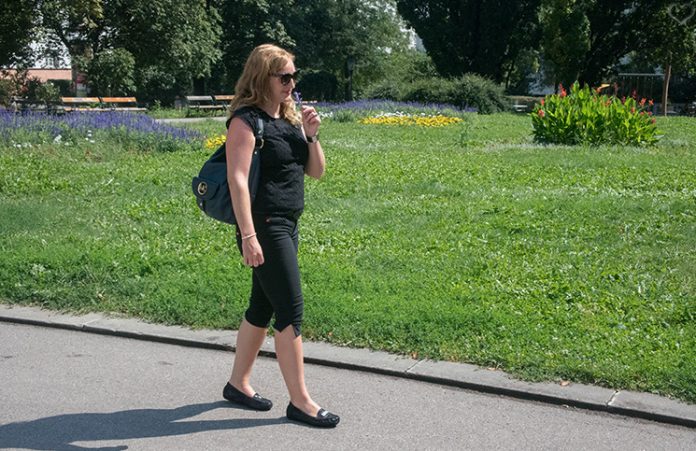 elegantes Outfit bei heißem Wetter