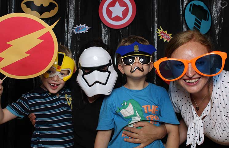 superheroes-Kindergeburtstag-mit-der-Pixolino-Box-spaß-mit-freunden