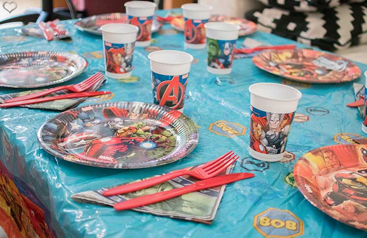superheroes Kindergeburtstag-mit-der-Pixolino-Box-tischdeko