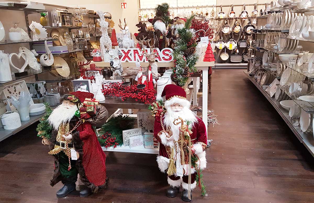 tk-maxx-eroeffnung-wiener-neustadt-dekorationen-weihnachten
