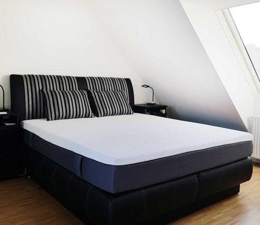 Unsere neue Wohnung – Schlafzimmer mit Dachschräge