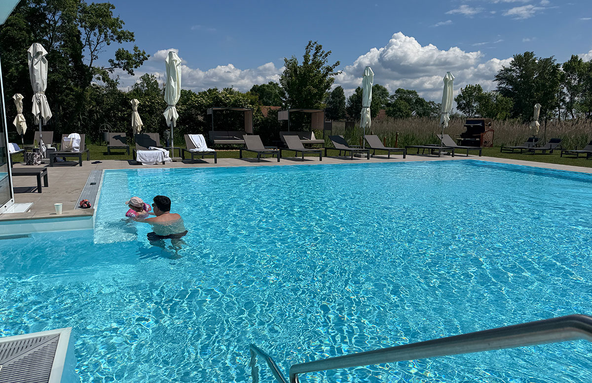 vila-vita-pannonia-outdoorpool