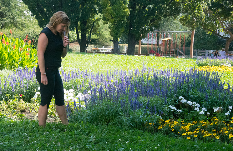 vionic-schuhe-blumenwiese