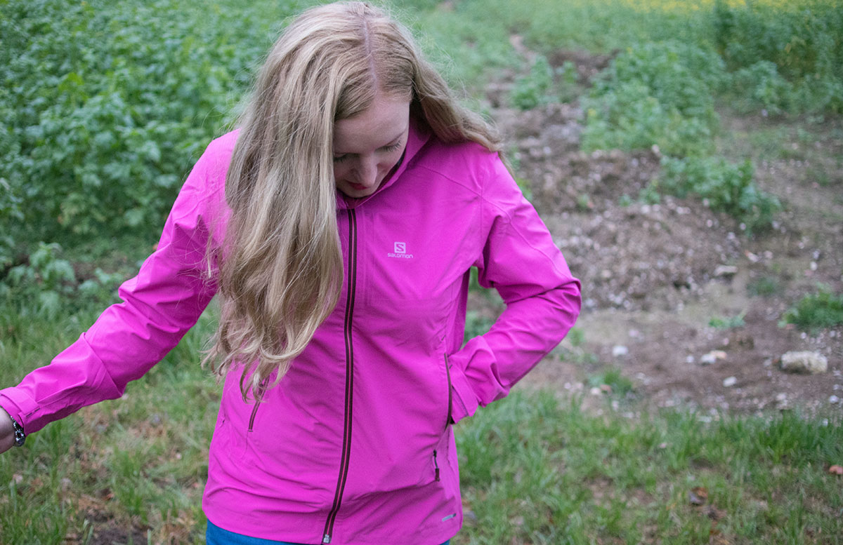 wandern-am-grünberg-in-gmunden-salomon-jacke
