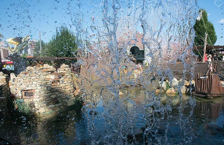 wasserfall-für-kinder-zum-durchgehen-merlins-kinderwelt