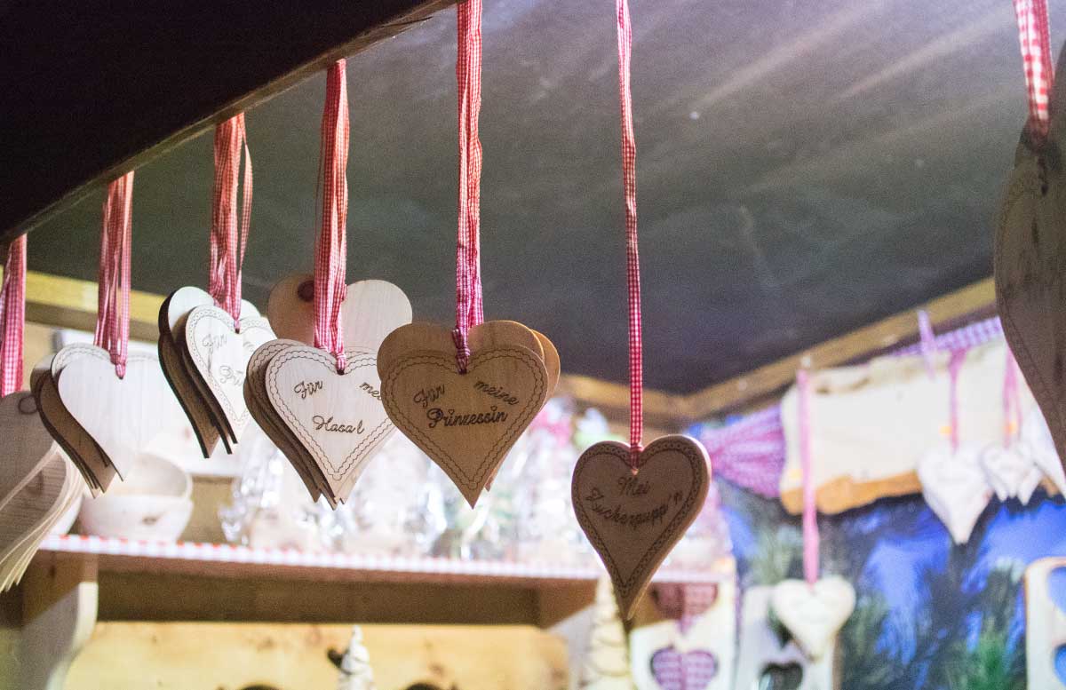 zu-besuch-bei-der-wiener-wiesn-2016-zirbenherzen