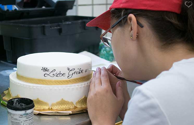 zuckerbäcker-workshop-bei-Groissböck-torten-schrift